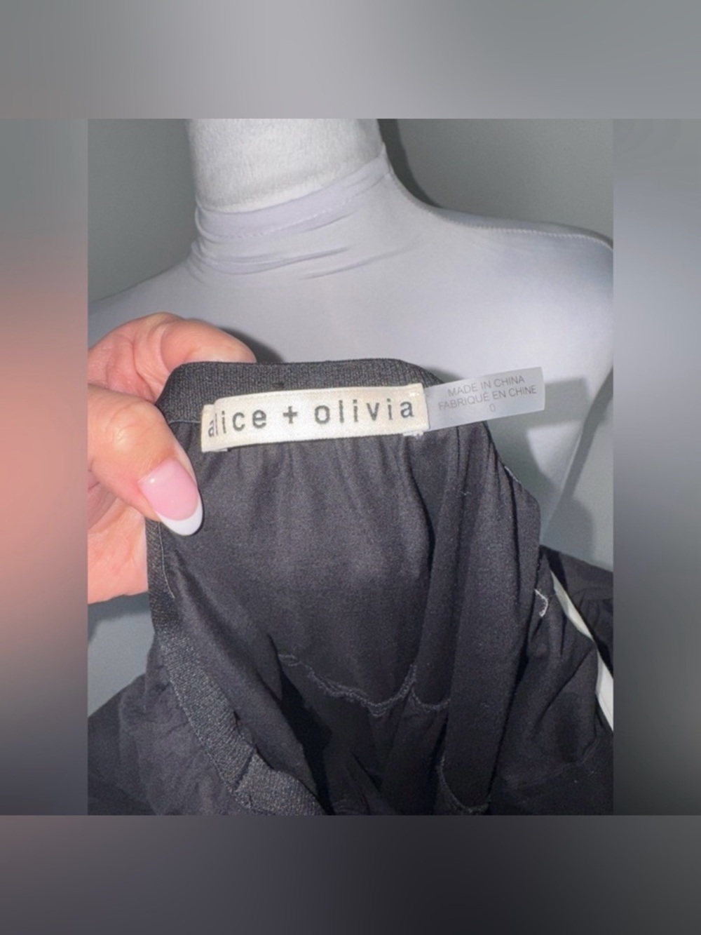 Alice + Olivia Hartley Gathered Midi Dress/ Size 0 - Picture 8 of 10